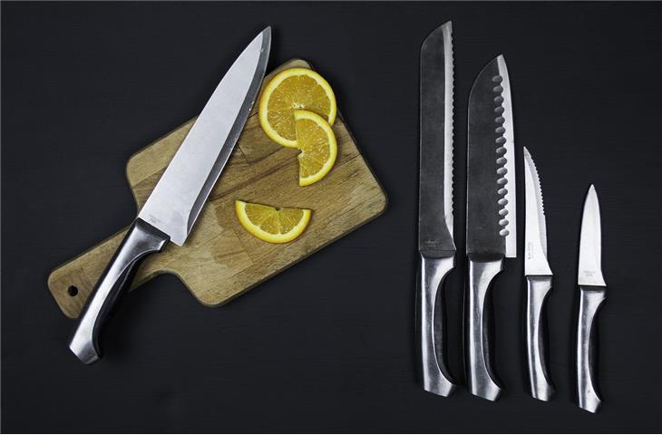 santoku knife vs chef knife