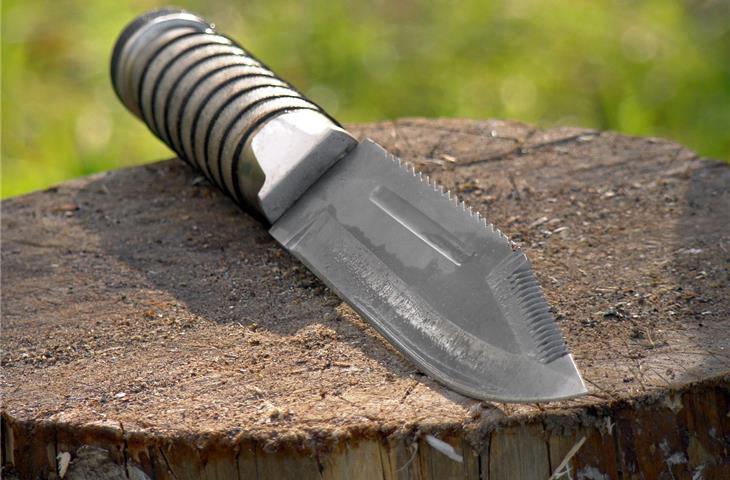 mezzaluna knife